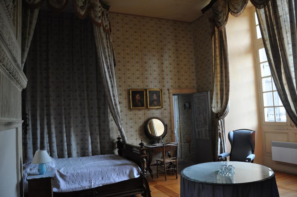 Chateau De Lanquais Bed & Breakfast Luaran gambar