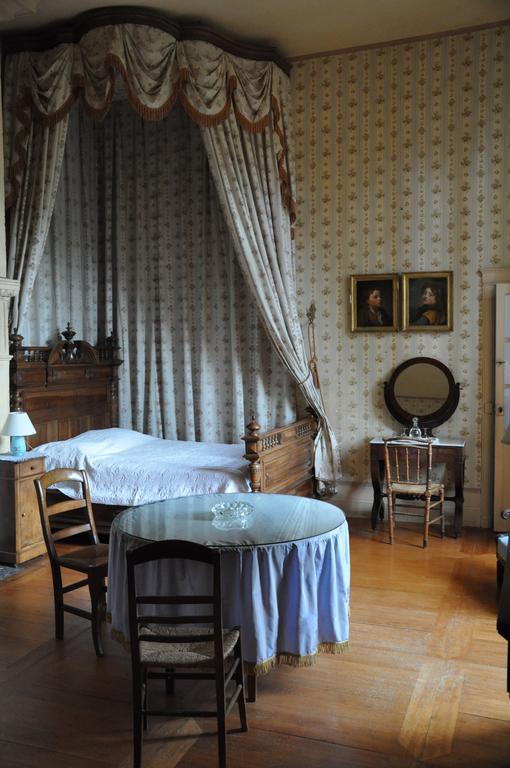 Chateau De Lanquais Bed & Breakfast Luaran gambar